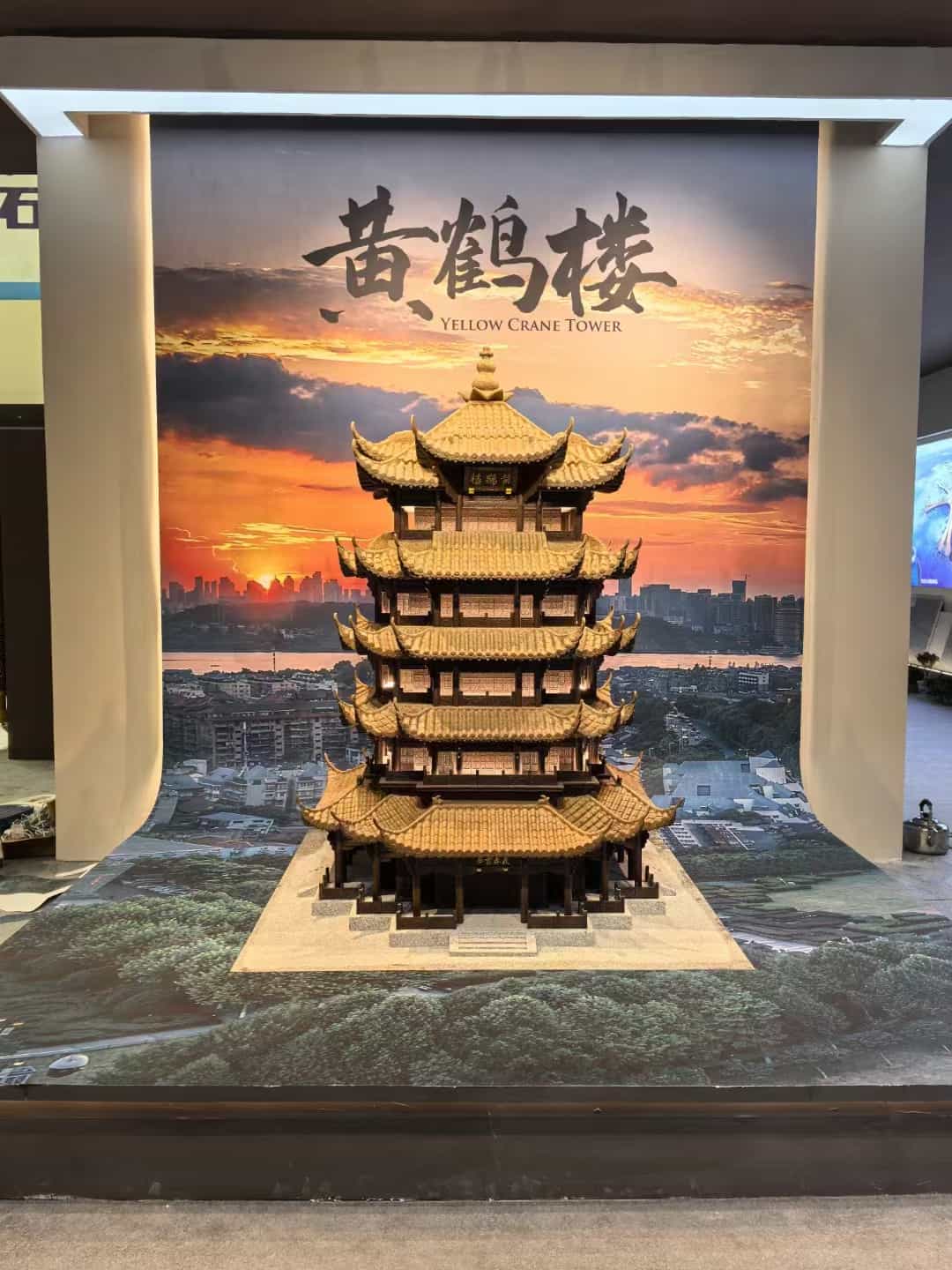 三沙仿古石文创作品-黄鹤楼