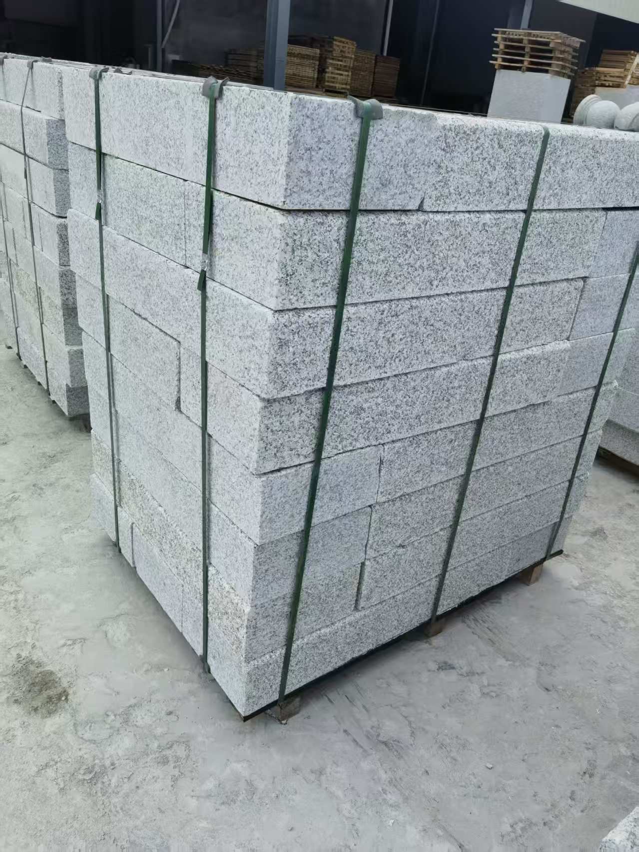 三沙 芙蓉白火烧两面路沿石