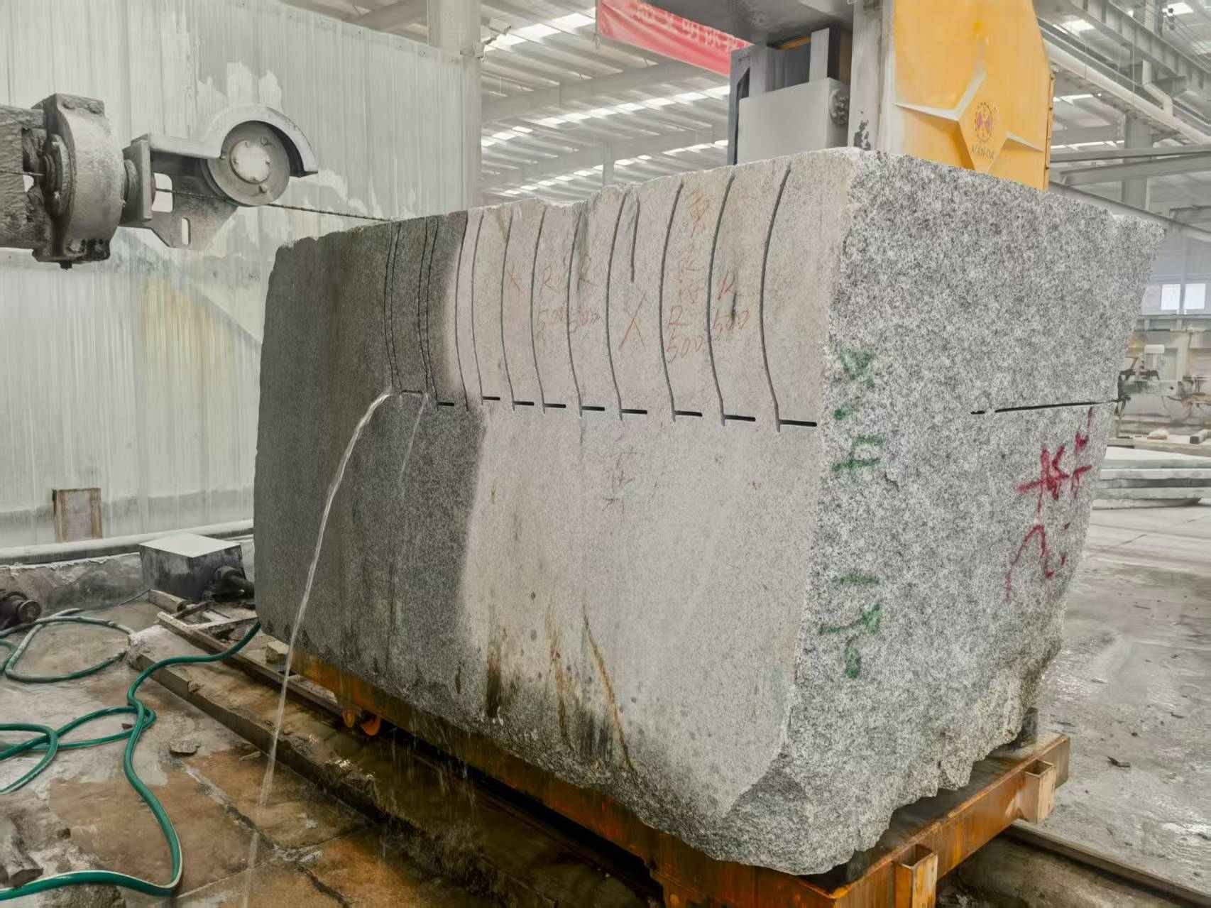 三沙 602，大花芙蓉白，绳锯加工弧形路沿石