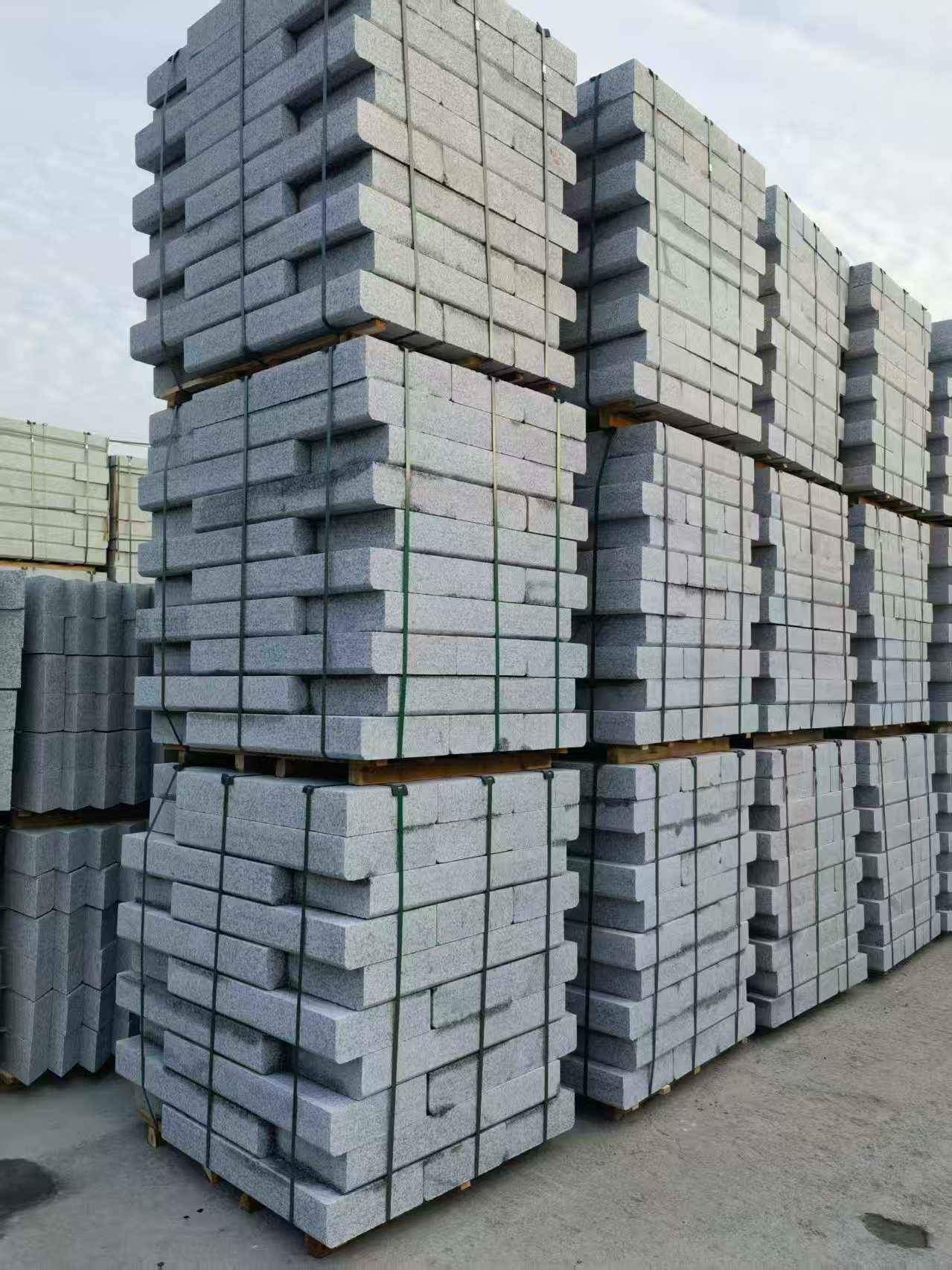 三沙 路沿石（路侧石），颜色一致，尺寸标准